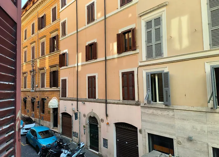 Trevi Contemporary Suite